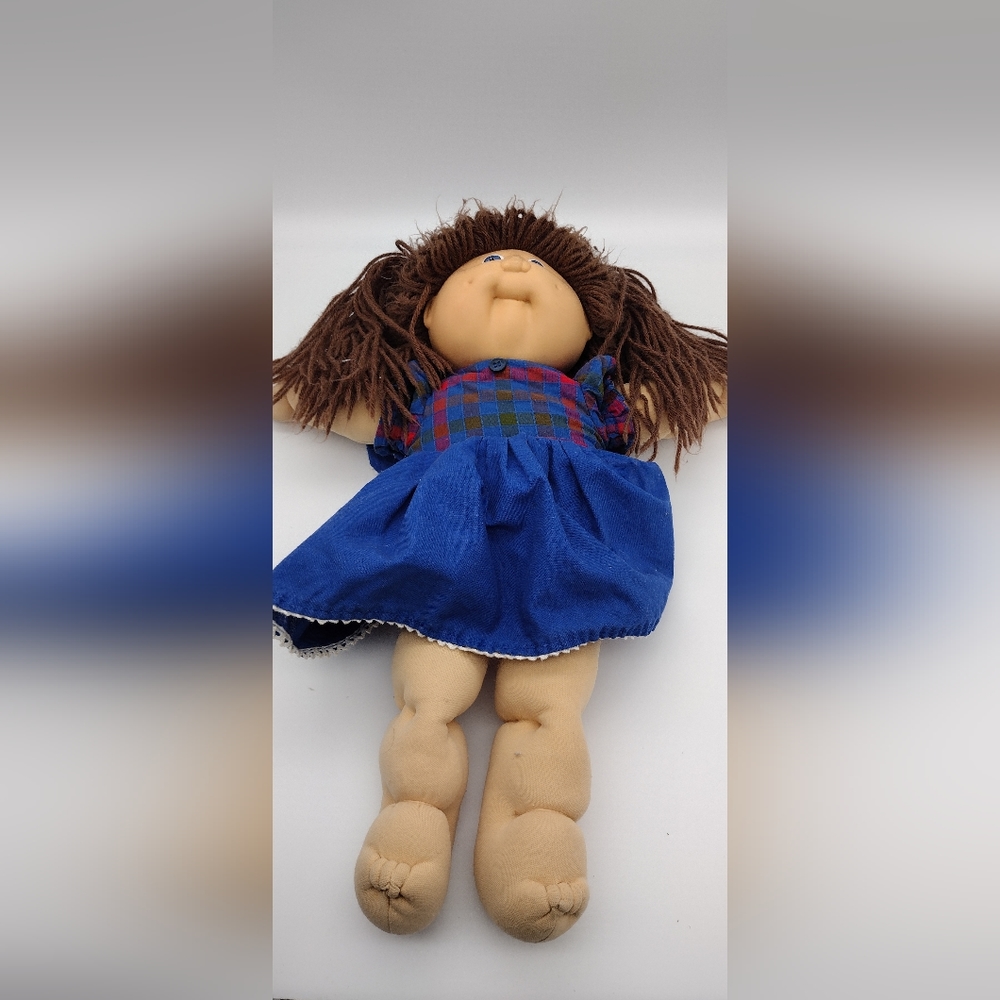 Vintage Cabbage Patch Doll by Coleco Industries Inc - Picture 3 of 7